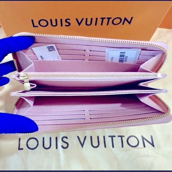 Louis Vuitton Damier Azur Zippy Wallet - Picture 6 of 11